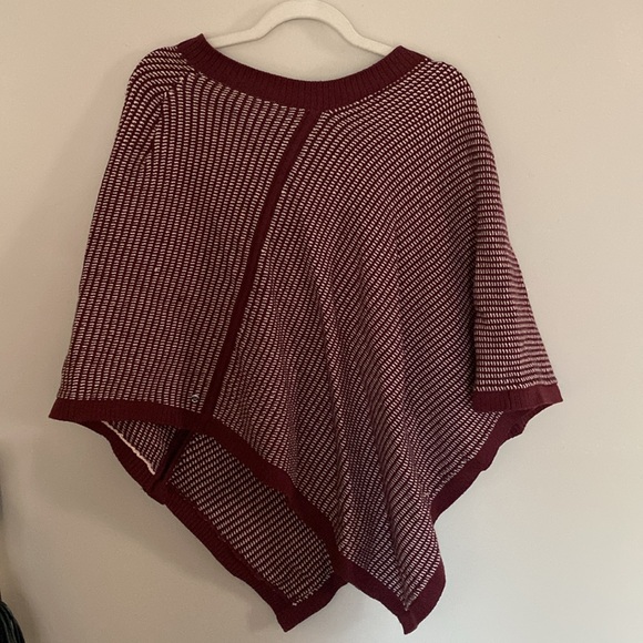 EUC Lululemon On the Go Scarf | Butter Pink/Bordeaux Drama/Wine Berry | One Size - Picture 10 of 12